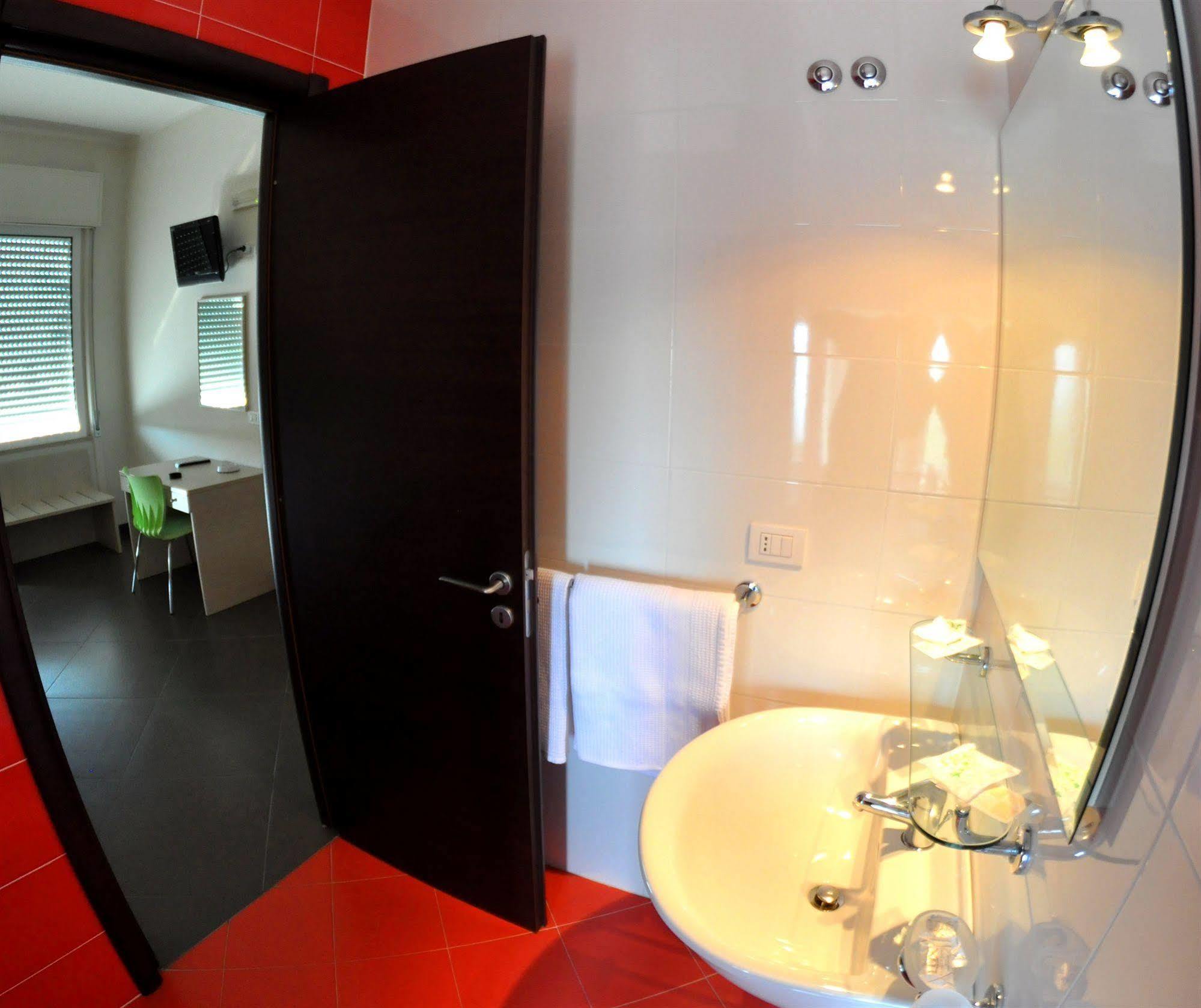 Albergo Riviera Spineta バッティパーリア エクステリア 写真