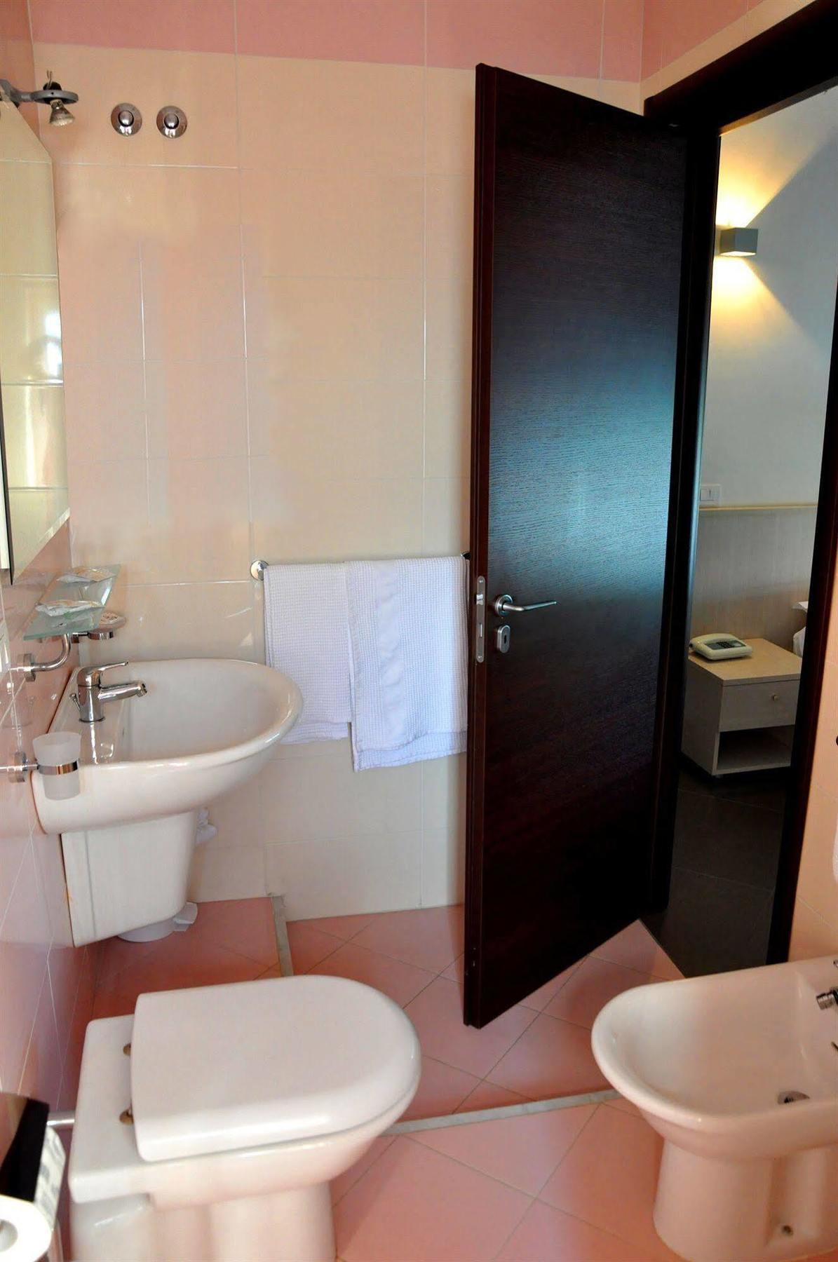 Albergo Riviera Spineta バッティパーリア エクステリア 写真