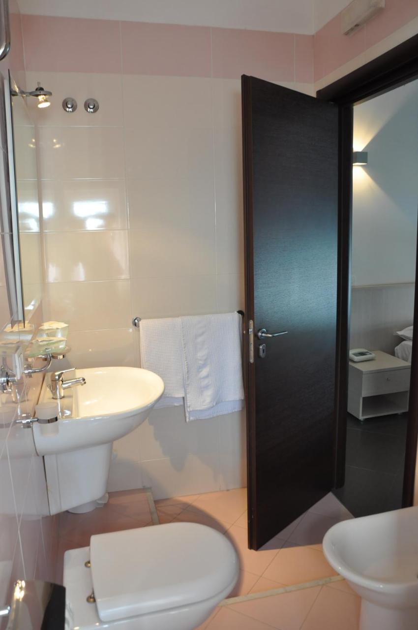 Albergo Riviera Spineta バッティパーリア エクステリア 写真